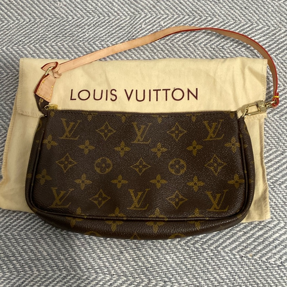 louis vuiton pochete bag
